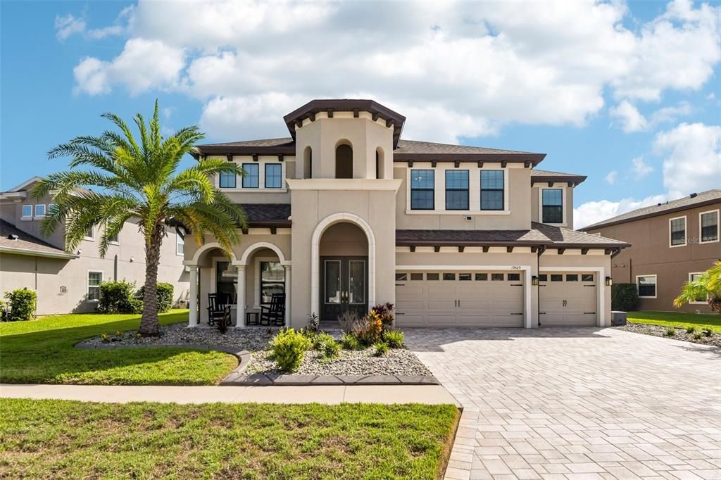 For Sale: $850,000 (5 beds, 5 baths, 4828 Square Feet)