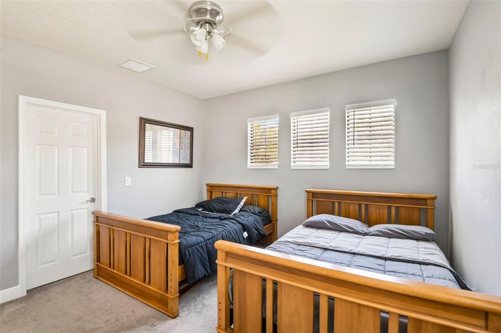 For Sale: $850,000 (5 beds, 5 baths, 4828 Square Feet)
