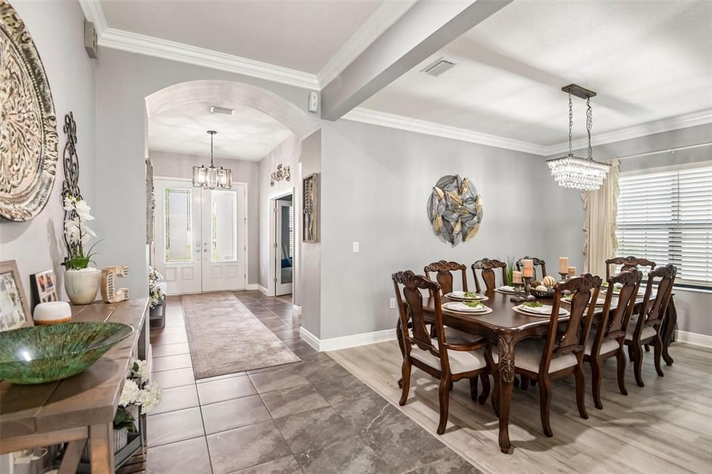 For Sale: $850,000 (5 beds, 5 baths, 4828 Square Feet)