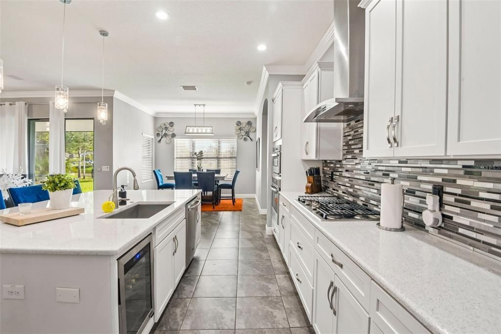 For Sale: $850,000 (5 beds, 5 baths, 4828 Square Feet)