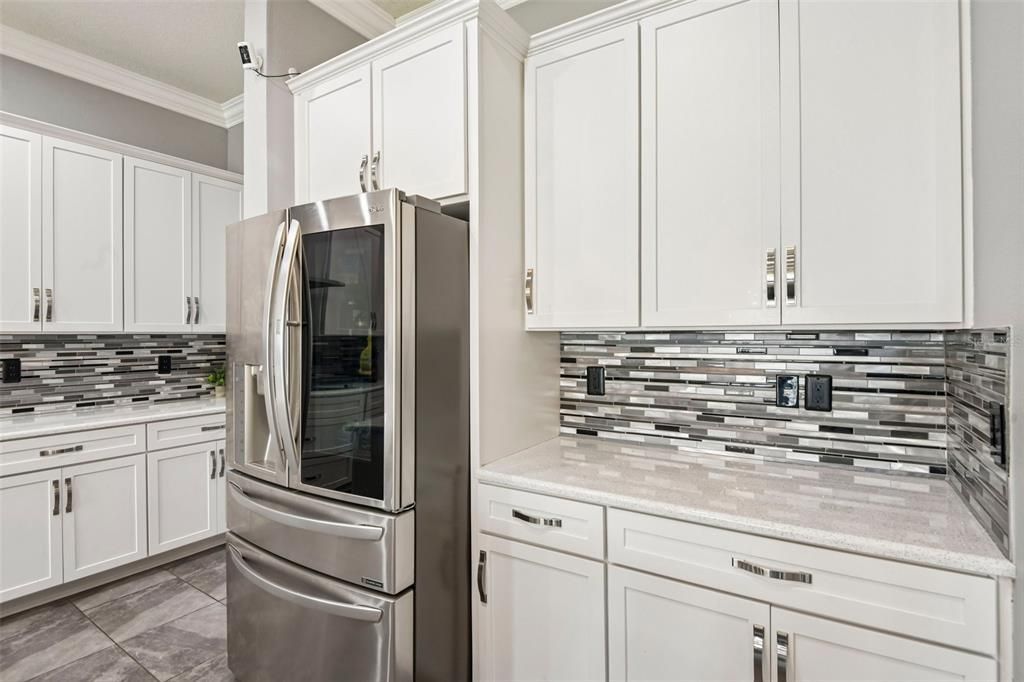 For Sale: $850,000 (5 beds, 5 baths, 4828 Square Feet)