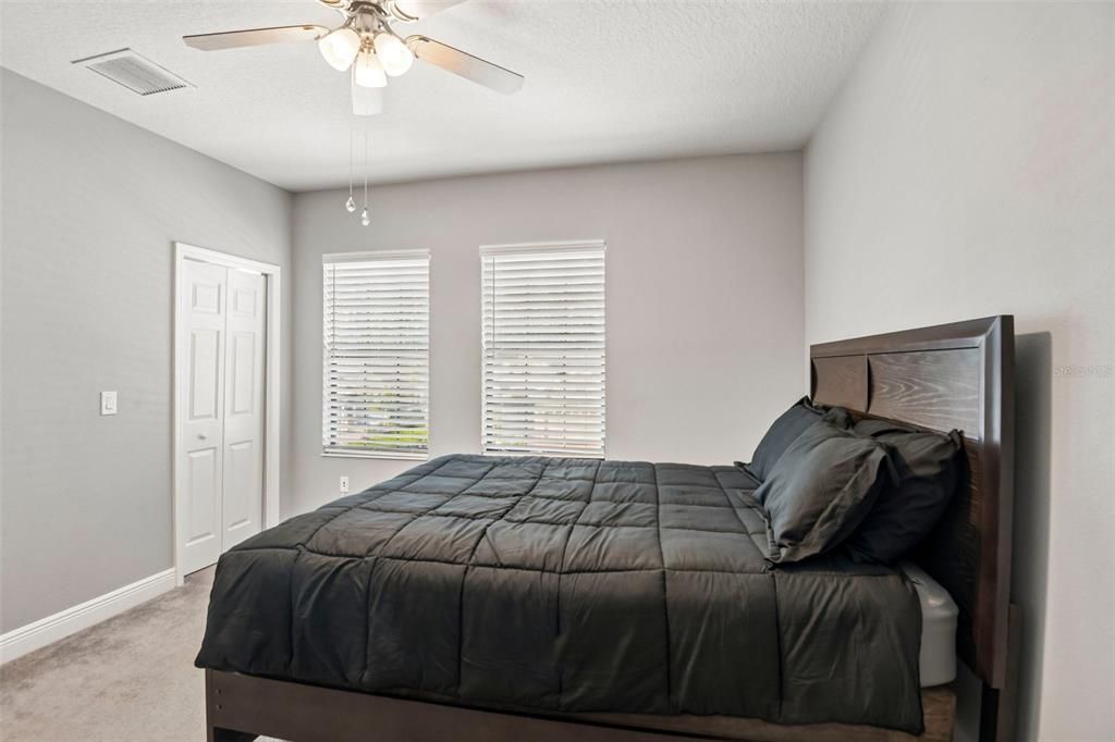 For Sale: $850,000 (5 beds, 5 baths, 4828 Square Feet)