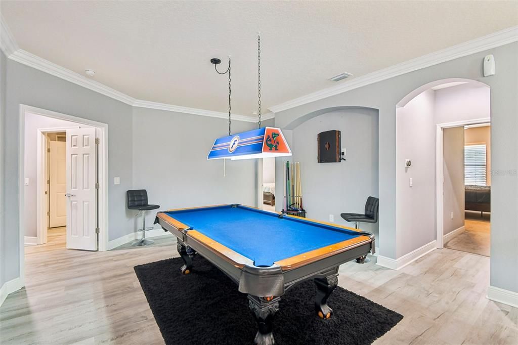 For Sale: $850,000 (5 beds, 5 baths, 4828 Square Feet)