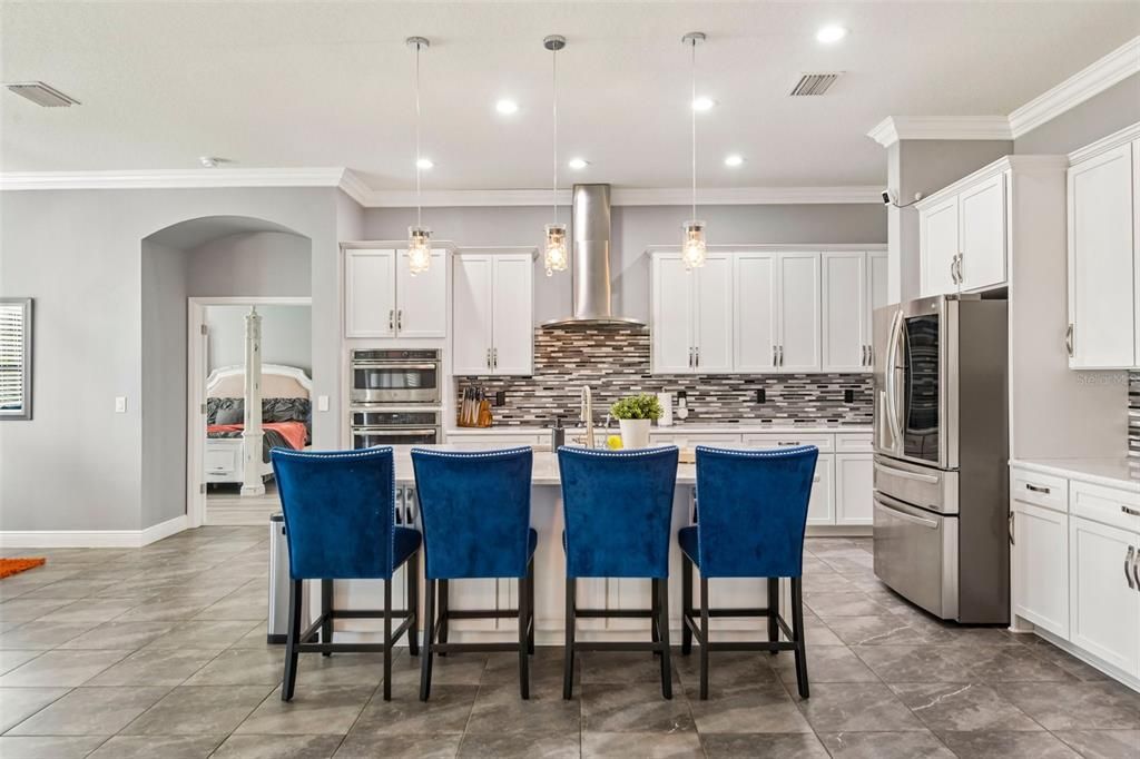 For Sale: $850,000 (5 beds, 5 baths, 4828 Square Feet)
