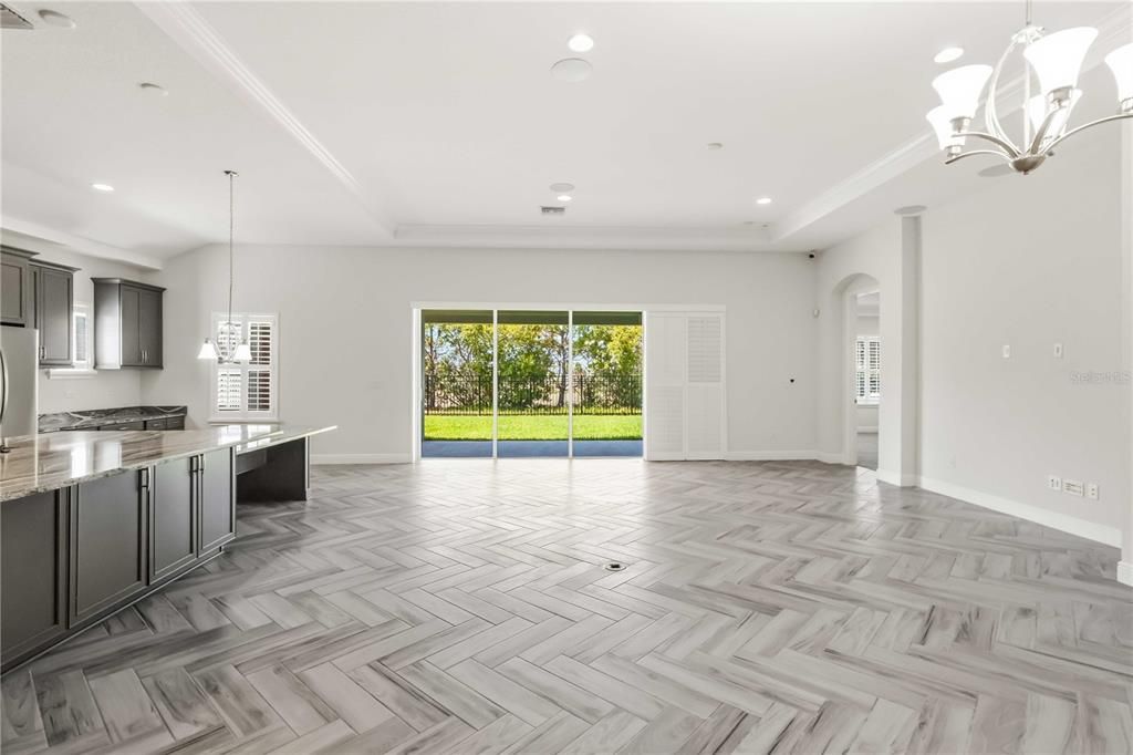 En Venta: $605,000 (4 camas, 3 baños, 2588 Pies cuadrados)