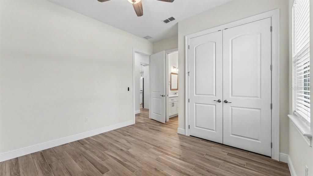 En Venta: $559,000 (5 camas, 2 baños, 2448 Pies cuadrados)