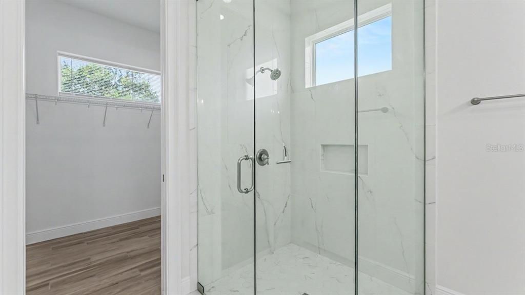 En Venta: $559,000 (5 camas, 2 baños, 2448 Pies cuadrados)