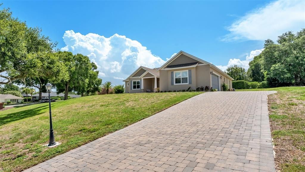En Venta: $559,000 (5 camas, 2 baños, 2448 Pies cuadrados)