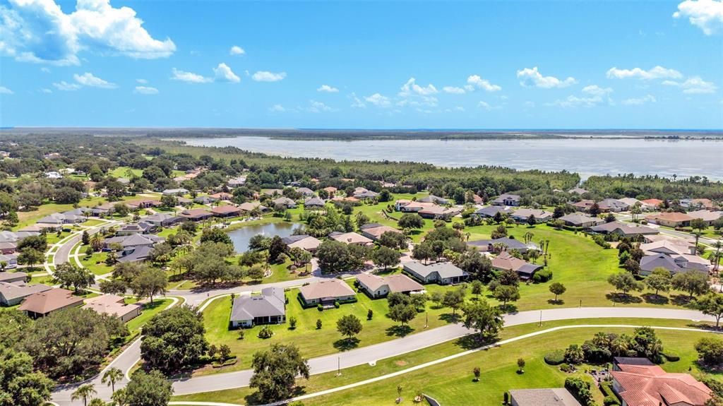 En Venta: $559,000 (5 camas, 2 baños, 2448 Pies cuadrados)