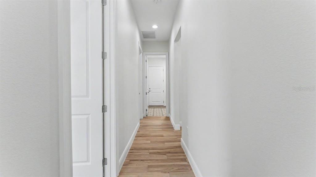 En Venta: $559,000 (5 camas, 2 baños, 2448 Pies cuadrados)