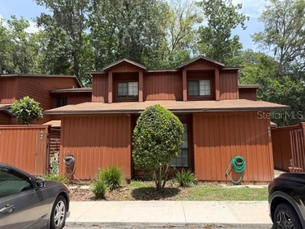 For Sale: $179,000 (3 beds, 3 baths, 1370 Square Feet)