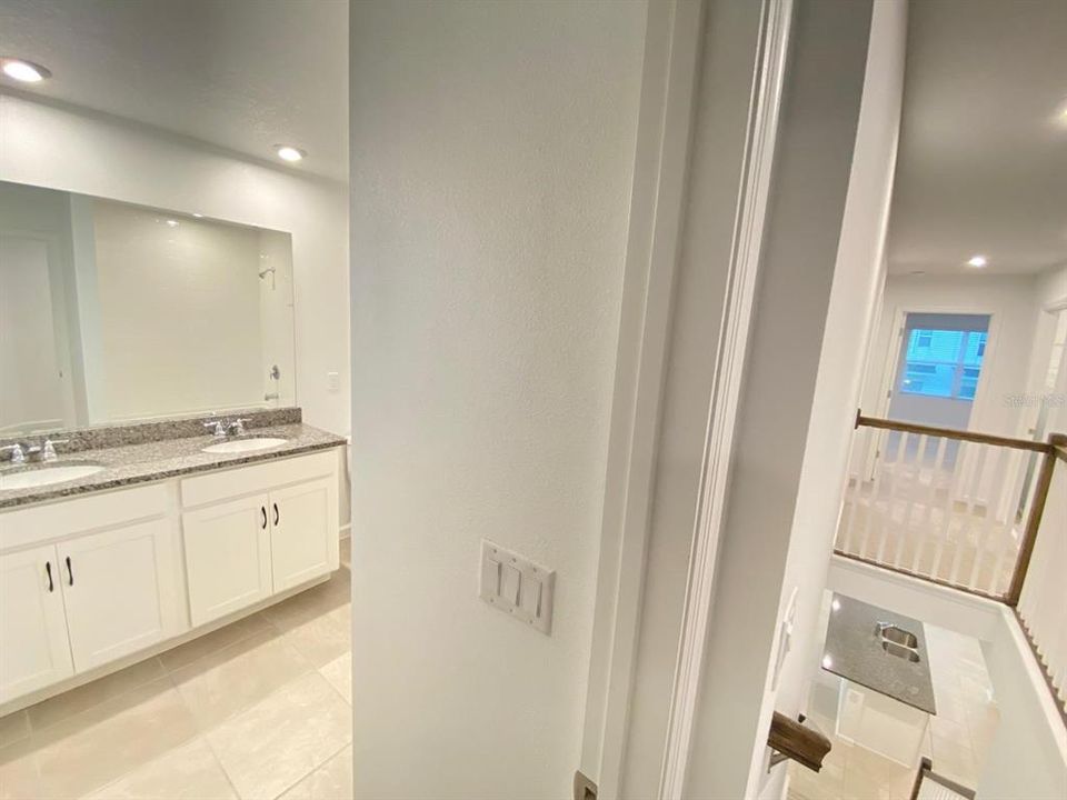 В аренду: $2,300 (3 спален, 2 ванн, 1704 Квадратных фут)