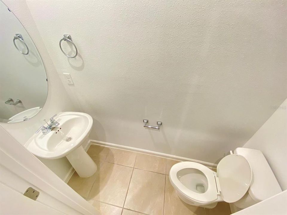 В аренду: $2,300 (3 спален, 2 ванн, 1704 Квадратных фут)