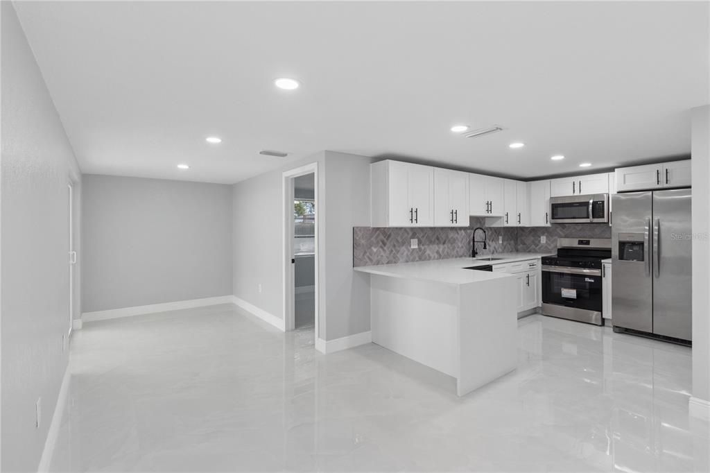 Activo con contrato: $279,000 (3 camas, 2 baños, 1135 Pies cuadrados)