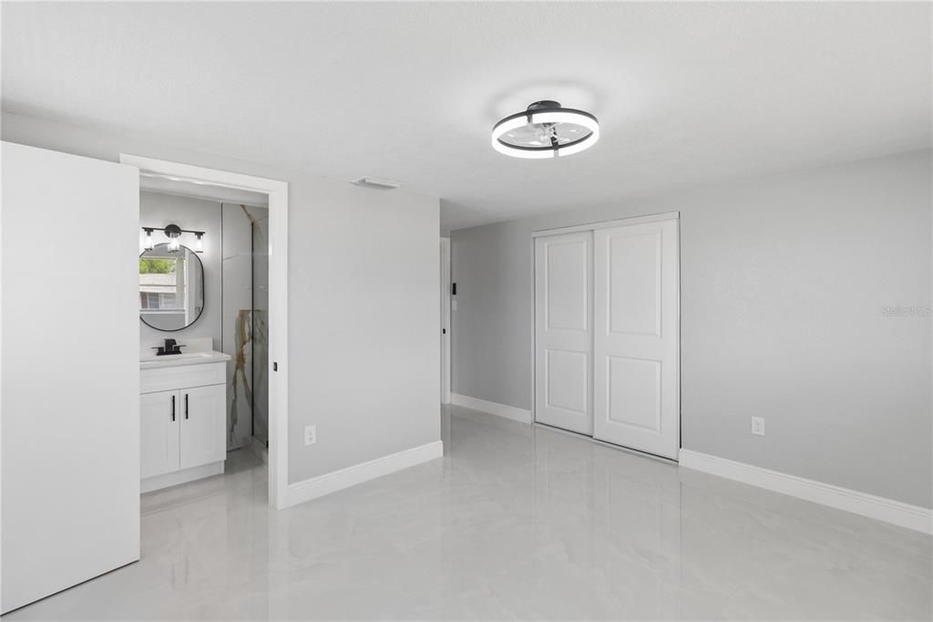 Activo con contrato: $279,000 (3 camas, 2 baños, 1135 Pies cuadrados)