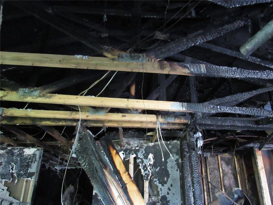 На продажу: $225,000 (3 спален, 2 ванн, 1200 Квадратных фут)