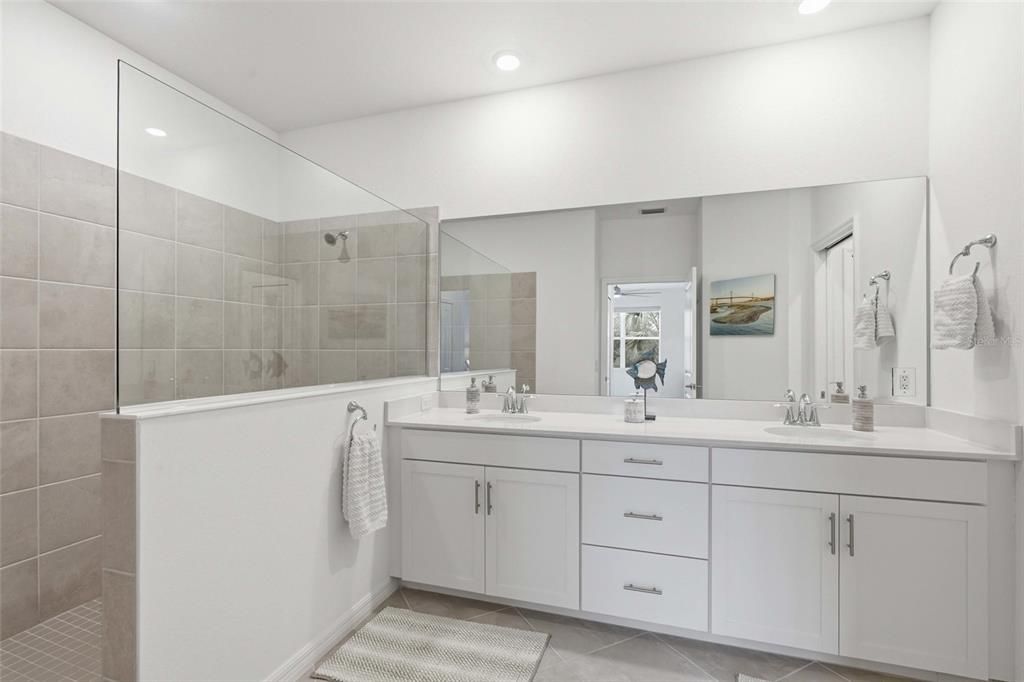 En Venta: $365,000 (3 camas, 2 baños, 2110 Pies cuadrados)