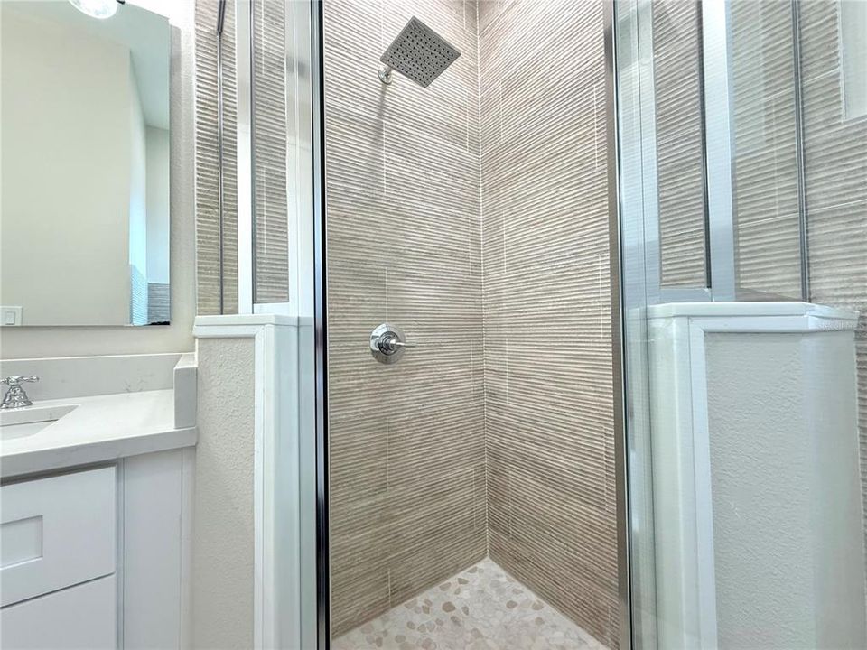 Под контрактом: $479,900 (4 спален, 2 ванн, 1905 Квадратных фут)