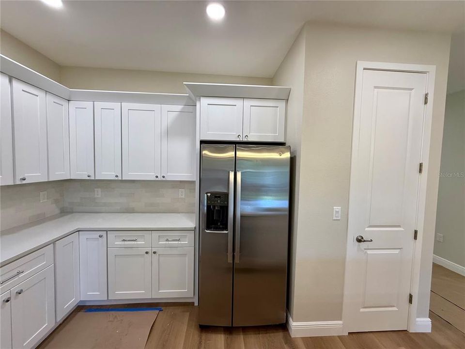 Под контрактом: $479,900 (4 спален, 2 ванн, 1905 Квадратных фут)