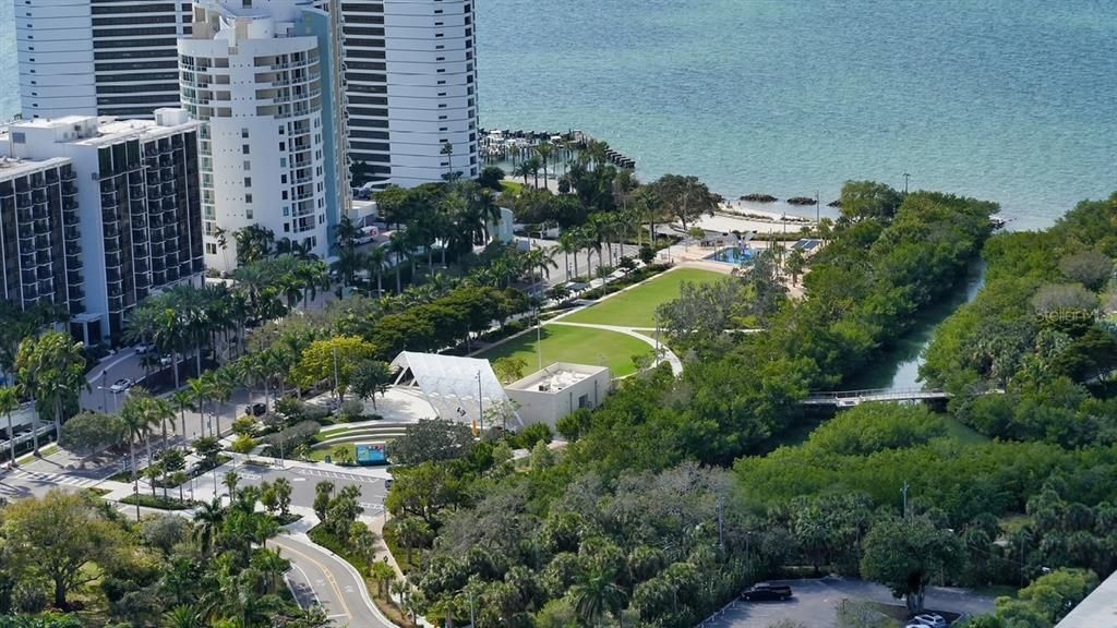 For Sale: $375,000 (1 beds, 1 baths, 804 Square Feet)