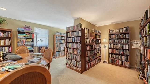 For Sale: $375,000 (1 beds, 1 baths, 804 Square Feet)