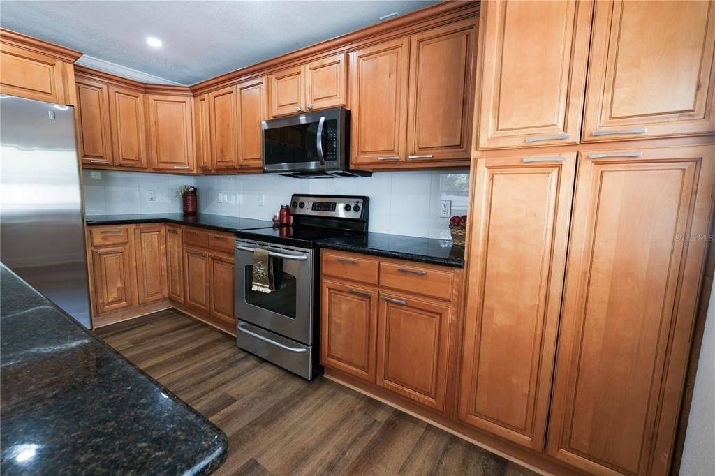 En Venta: $319,900 (3 camas, 3 baños, 1600 Pies cuadrados)