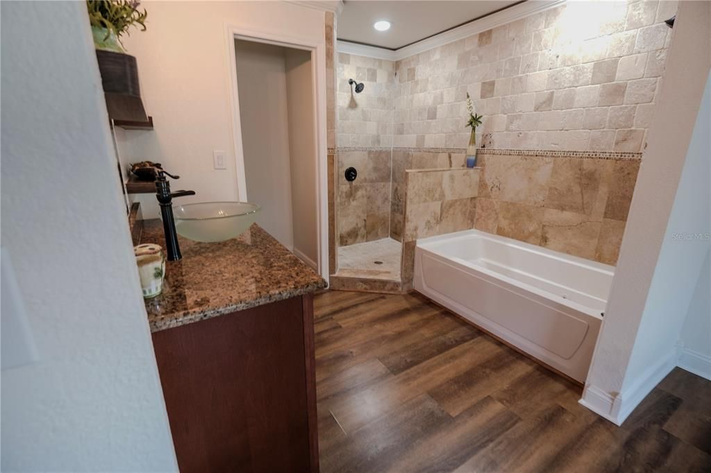 En Venta: $319,900 (3 camas, 3 baños, 1600 Pies cuadrados)
