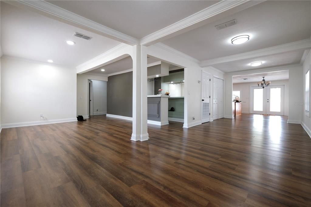En Venta: $319,900 (3 camas, 3 baños, 1600 Pies cuadrados)