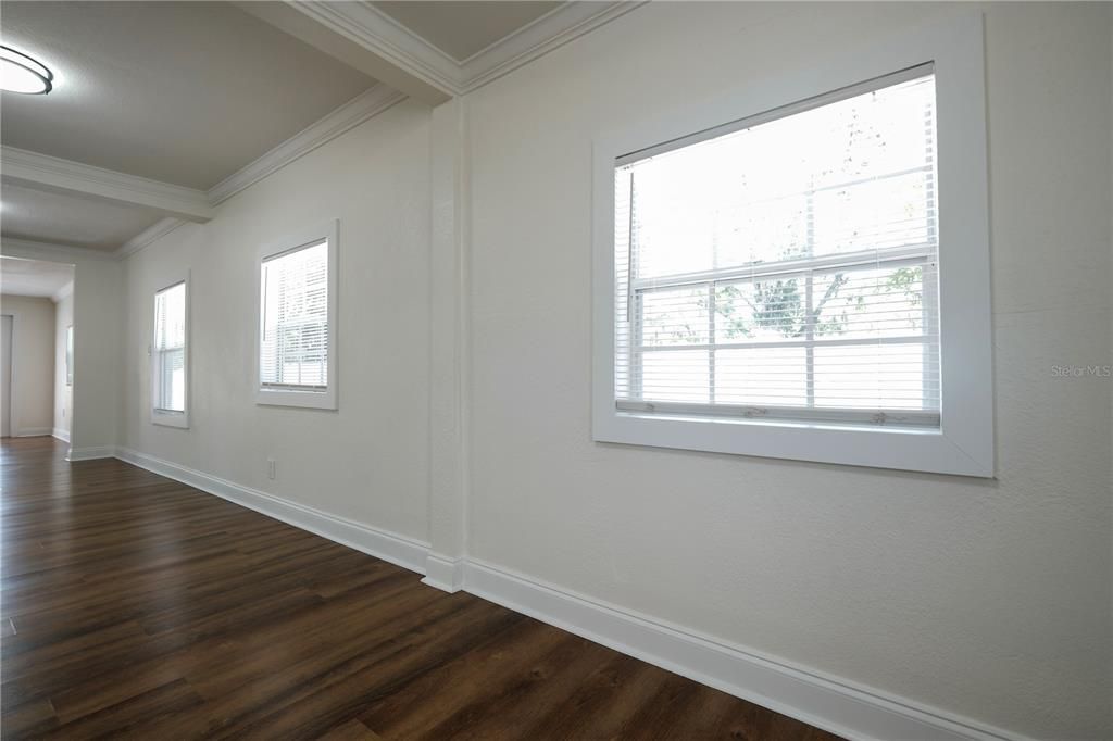 En Venta: $319,900 (3 camas, 3 baños, 1600 Pies cuadrados)