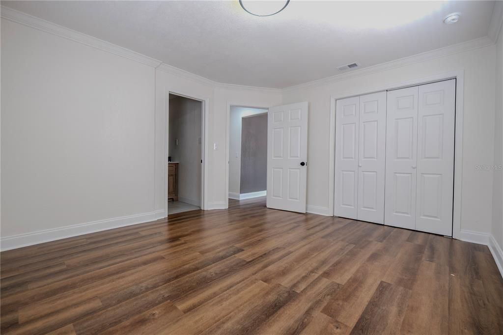 En Venta: $319,900 (3 camas, 3 baños, 1600 Pies cuadrados)