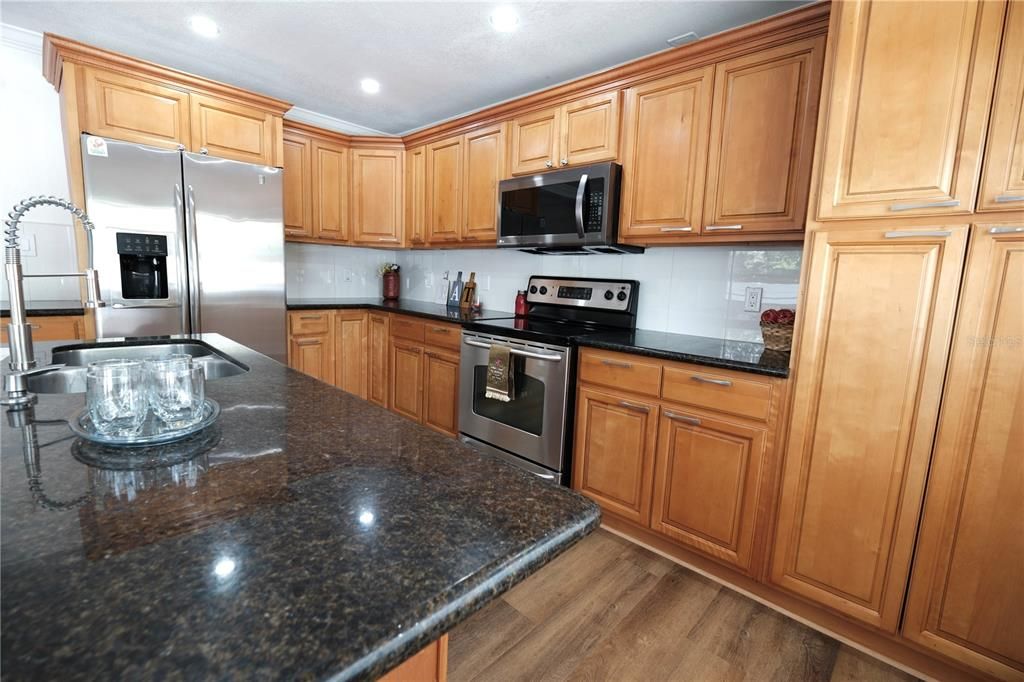 En Venta: $319,900 (3 camas, 3 baños, 1600 Pies cuadrados)