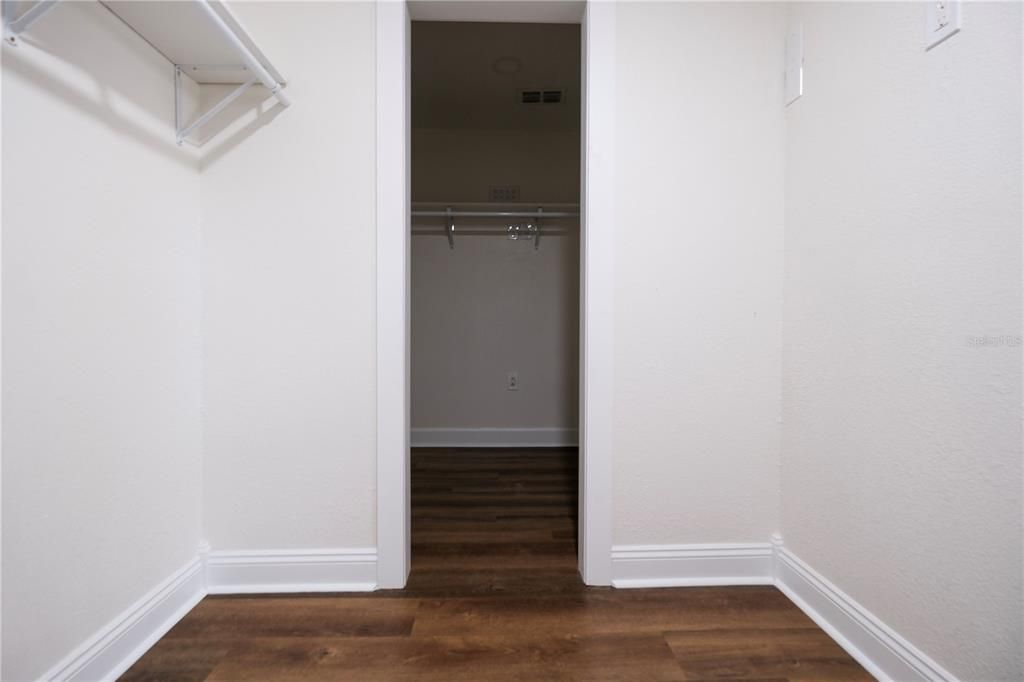En Venta: $319,900 (3 camas, 3 baños, 1600 Pies cuadrados)