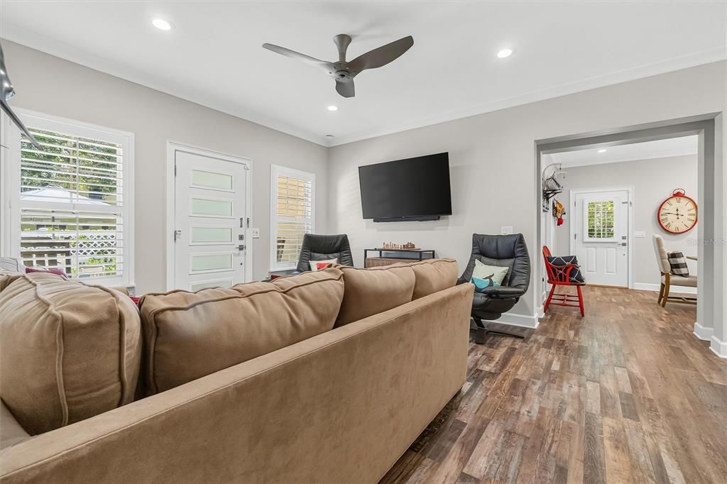 En Venta: $745,000 (3 camas, 2 baños, 1416 Pies cuadrados)