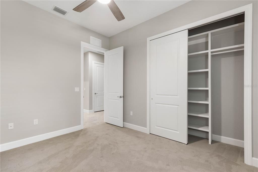 En Venta: $639,000 (4 camas, 2 baños, 2229 Pies cuadrados)