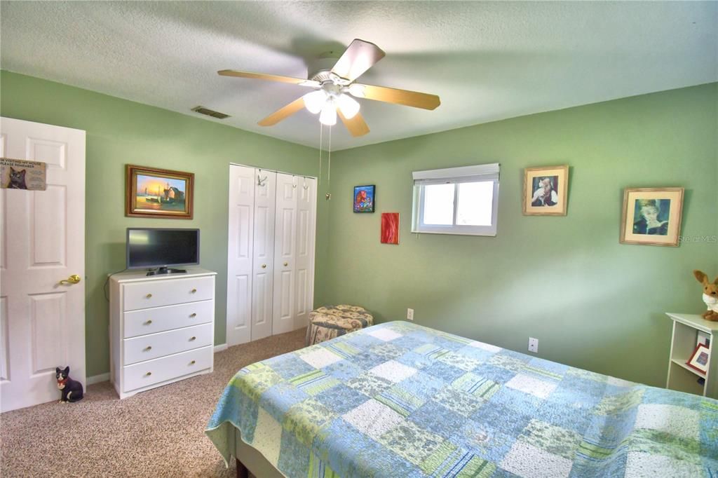 For Sale: $419,900 (3 beds, 2 baths, 1914 Square Feet)