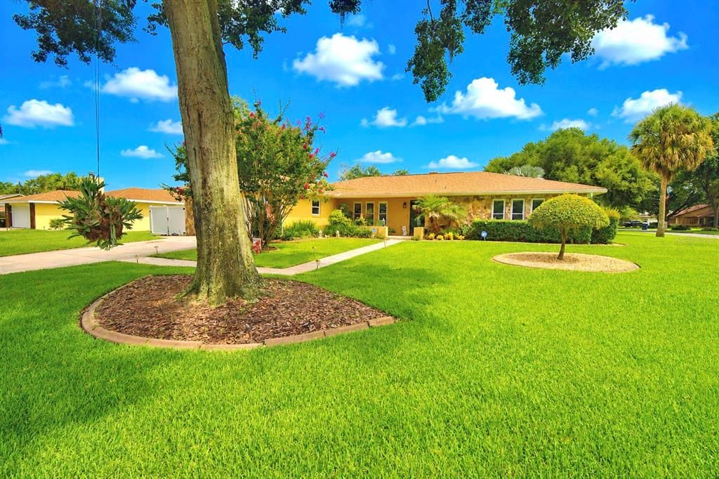 For Sale: $419,900 (3 beds, 2 baths, 1914 Square Feet)
