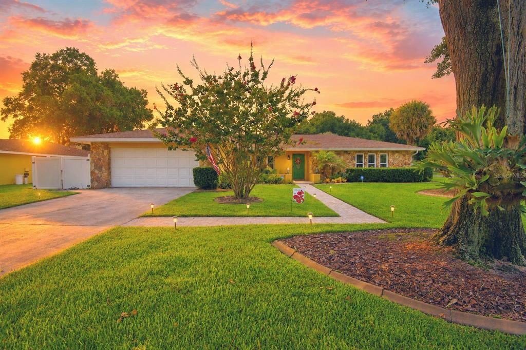For Sale: $419,900 (3 beds, 2 baths, 1914 Square Feet)