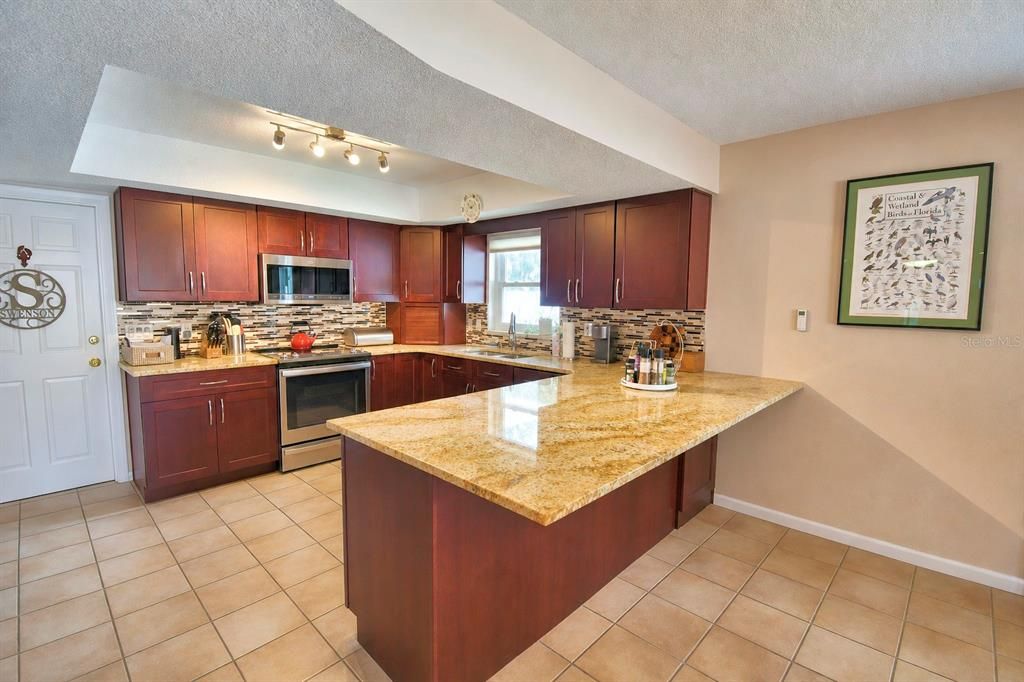 For Sale: $419,900 (3 beds, 2 baths, 1914 Square Feet)