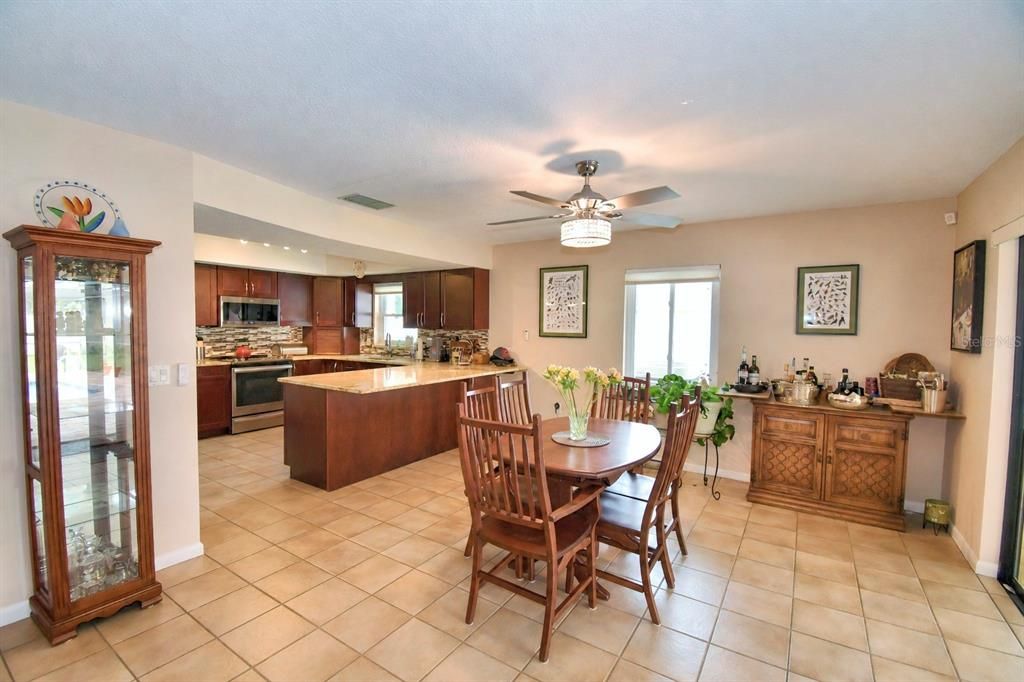For Sale: $419,900 (3 beds, 2 baths, 1914 Square Feet)