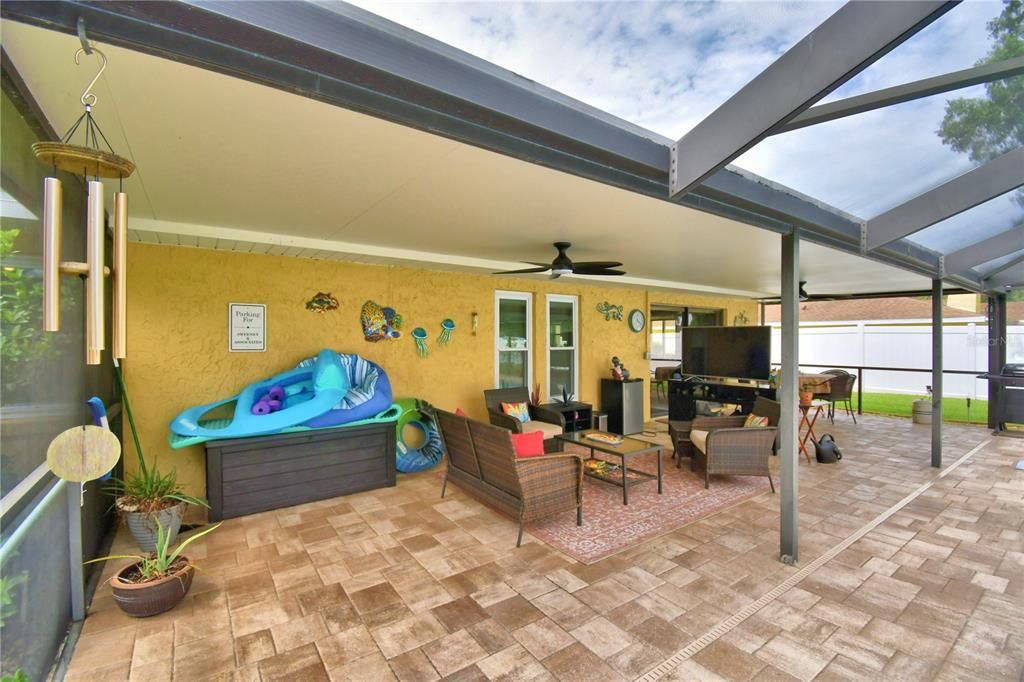 For Sale: $419,900 (3 beds, 2 baths, 1914 Square Feet)