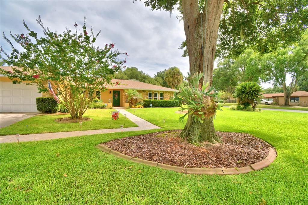 For Sale: $419,900 (3 beds, 2 baths, 1914 Square Feet)