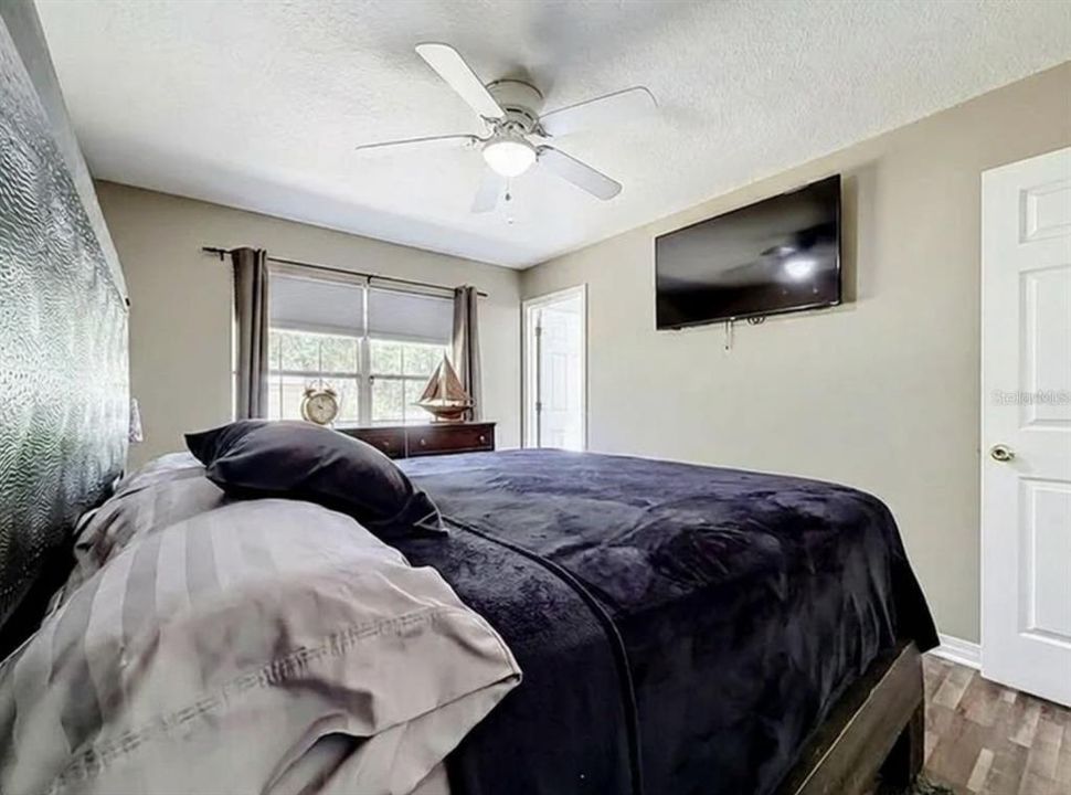 For Sale: $390,000 (3 beds, 2 baths, 1120 Square Feet)