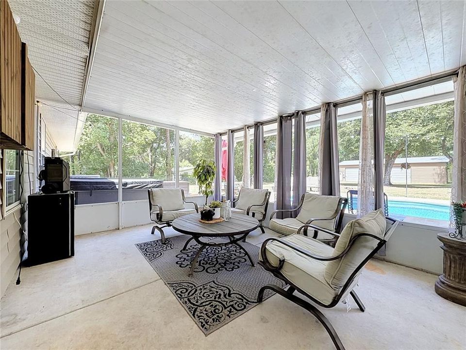 For Sale: $390,000 (3 beds, 2 baths, 1120 Square Feet)
