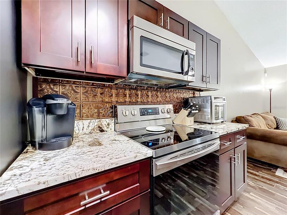 For Sale: $390,000 (3 beds, 2 baths, 1120 Square Feet)