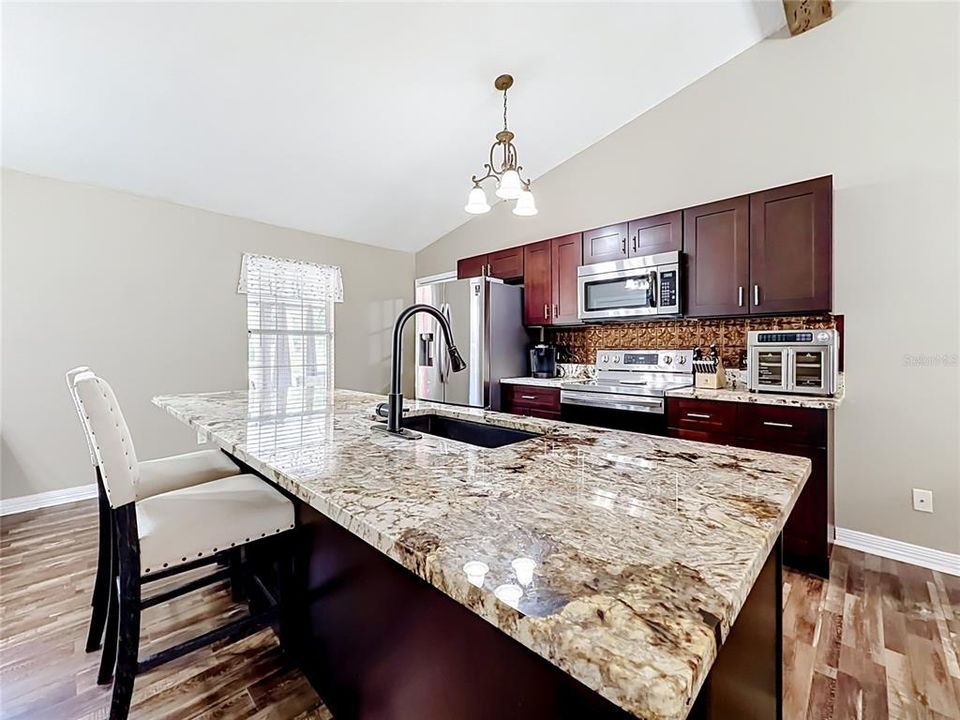 For Sale: $390,000 (3 beds, 2 baths, 1120 Square Feet)