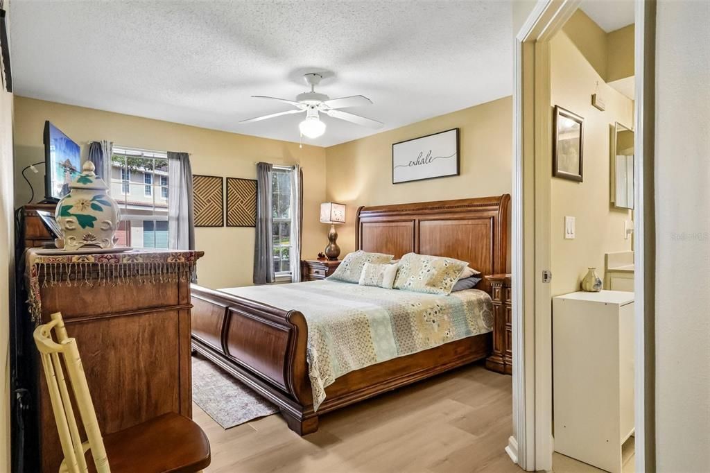 En Venta: $254,900 (3 camas, 2 baños, 1344 Pies cuadrados)