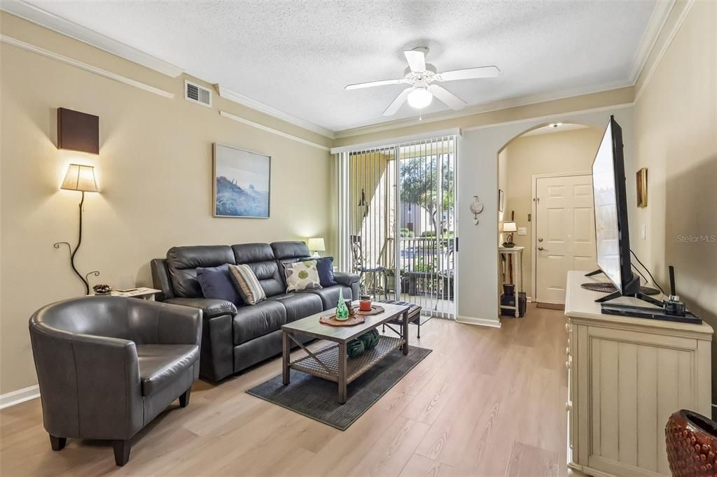 En Venta: $254,900 (3 camas, 2 baños, 1344 Pies cuadrados)