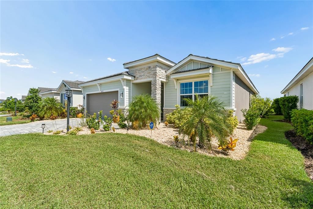 For Rent: $4,895 (3 beds, 2 baths, 1844 Square Feet)