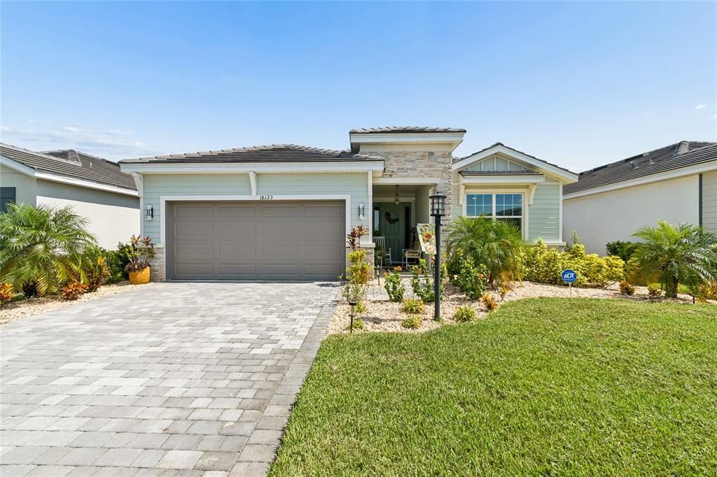For Rent: $4,895 (3 beds, 2 baths, 1844 Square Feet)