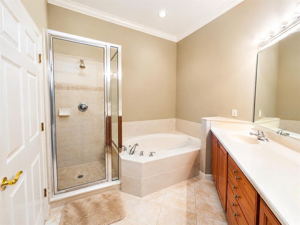 For Rent: $2,650 (3 beds, 2 baths, 1812 Square Feet)